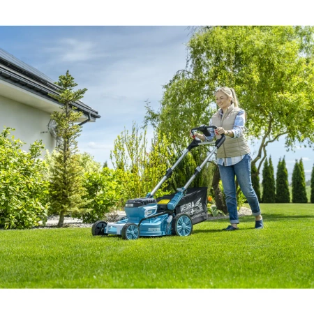 Sada DEDRA SAS+ALL: Akumulátorová kosačka 2x18V DEDRA SAS+ALL DED6997X-2A5 + 2x akumulátor DED7035 a nabíjačka DED7038V