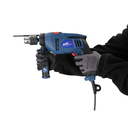 Maşină de găurit cu percutie 700W