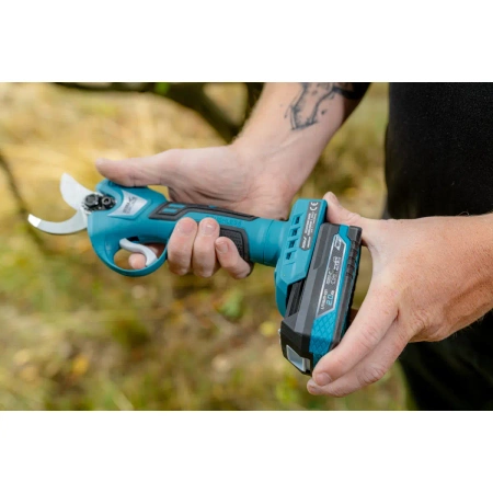 Akutööriist 18V DEDRA SAS+ALL DED7177, lõikepaksus 25–30 mm