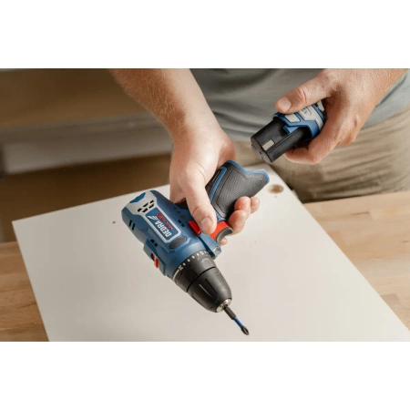 Akumulatorska bušilica–odvijač 12V DEDRA MAUS DED7330 32Nm, dvije brzine 0-400/0-1300 o/min, stezna glava 10mm