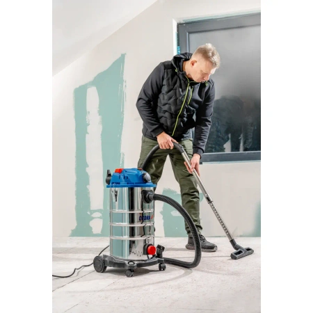 Száraz/nedves tisztításhoz mechanikus rázóval ellátott porszívó DEDRA DED6615, 1600W, 30 l-es tartály, fém teleszkópos cső