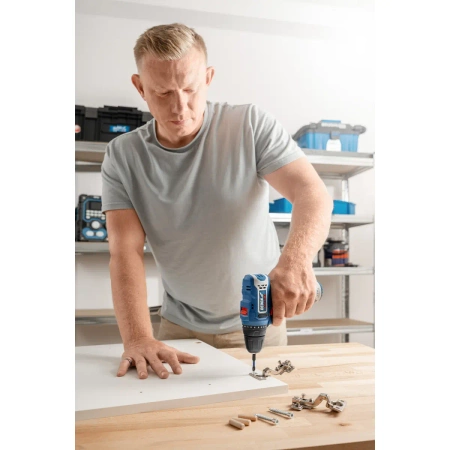 Akkumulátoros fúró-csavarozó 12V DEDRA MAUS DED7330 32Nm, két sebesség 0-400/0-1300 ford/perc, 10mm tokmány