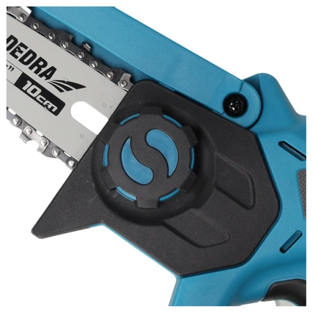 18V akumulátorová sada nářadí DEDRA SAS+ALL DED7031: řetězová pila, 2,0Ah akumulátor, nabíječka