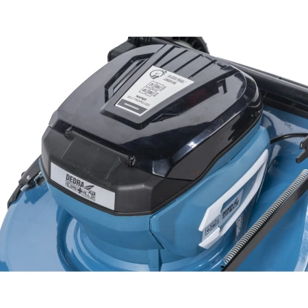 Комплект DEDRA SAS+ALL: Акумулаторна косачка 2x18V DEDRA SAS+ALL DED6997X-2A5 + 2x акумулатор DED7035 и зарядно устройство DED7038V