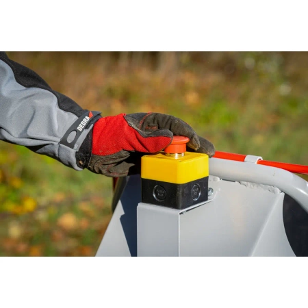 Gas-powered branch shredder DEDRA DED8684, LONCIN 5.5 HP engine, cutting diameter 10 cm