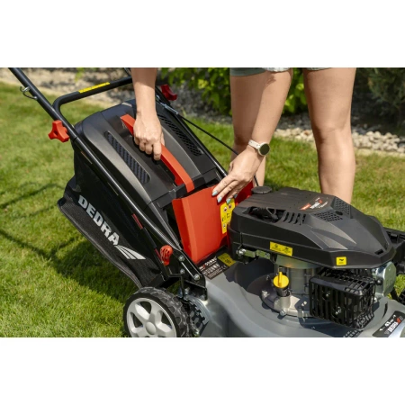 Benzínová kosačka s pohonom, výkon 2,7 kW, 139 cm³, šírka kosenia 43 cm, GARDEN DEDRA DED8720-43C