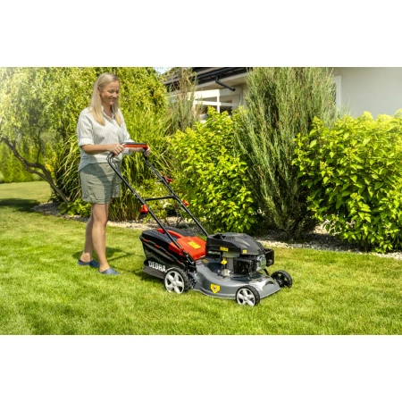 Cositoare pe benzină cu tracțiune, putere 2,7 kW, 139 cm³, lățime de tăiere 43 cm, GARDEN DEDRA DED8720-43C