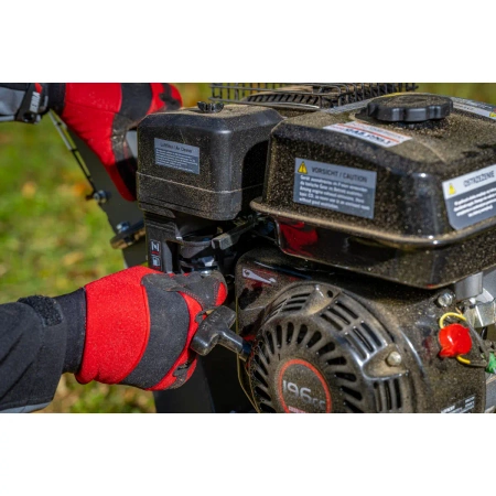 Rozdrabniacz spalinowy do gałęzi DEDRA DED8684, silnik LONCIN 5,5 KM , średnica cięcia 10 cm