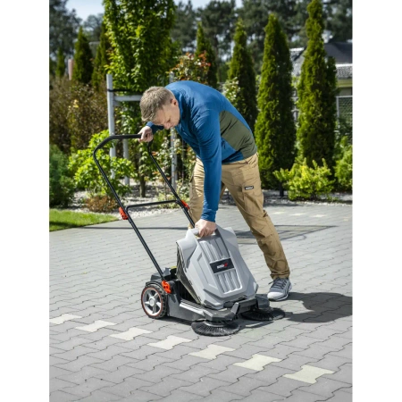 DEDRA DED8802 Manual Sweeper with 3 Brushes, 650 mm Cleaning Width, 18 l Container